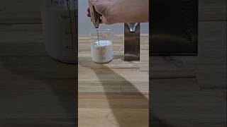 Aerolatte Handheld Milk Frother [upl. by Carlyn814]